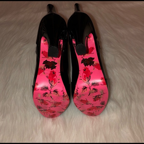 Betsey Johnson”Luca”Patent Leather Snap Bootie-6 - Picture 6 of 8